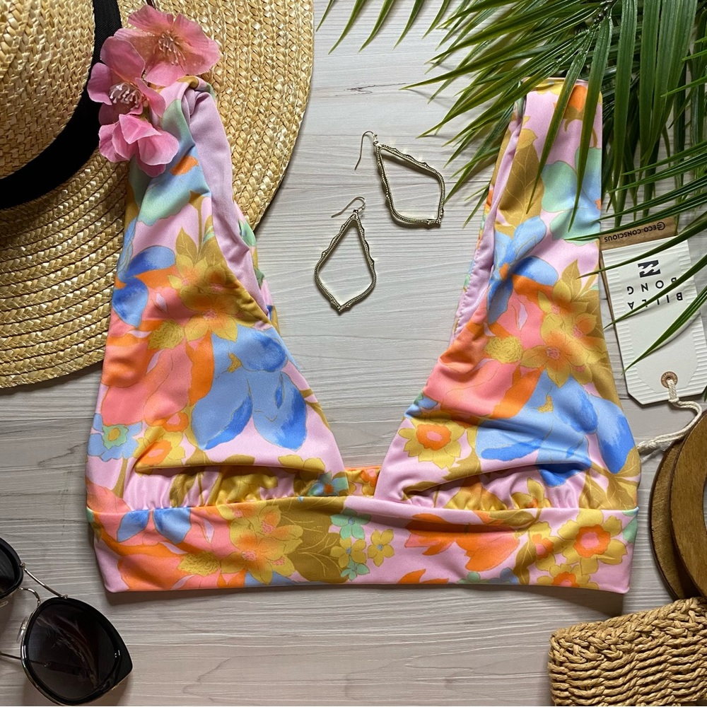 Billabong 🏝️ Floral Lilac Plunge Bikini Top